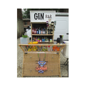 hire a drinks bar for company fun day