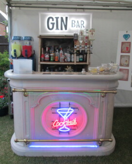 hire a gin bar for garden party