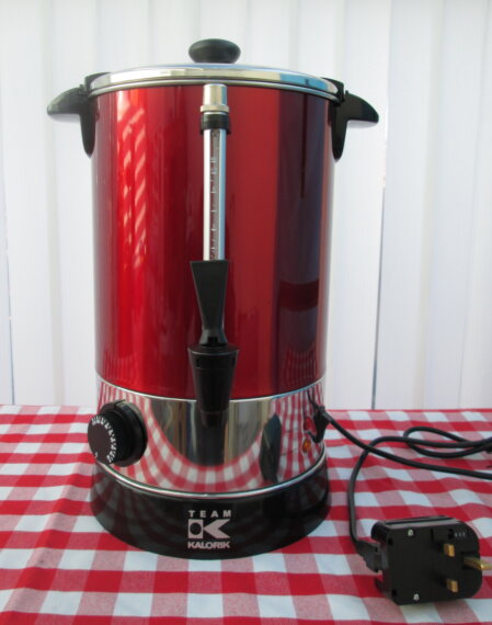 hire an urn to dispense mulled wine